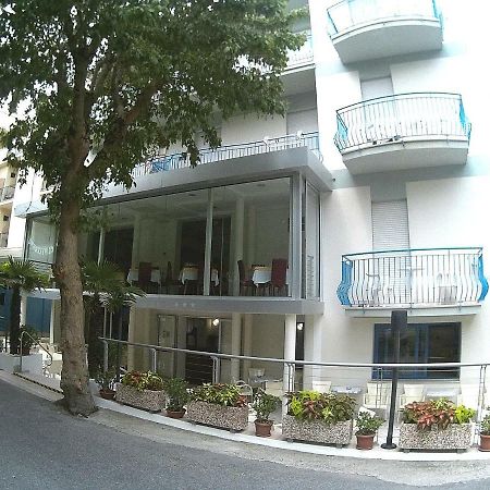 Hotel Azzurro Cattolica Dış mekan fotoğraf