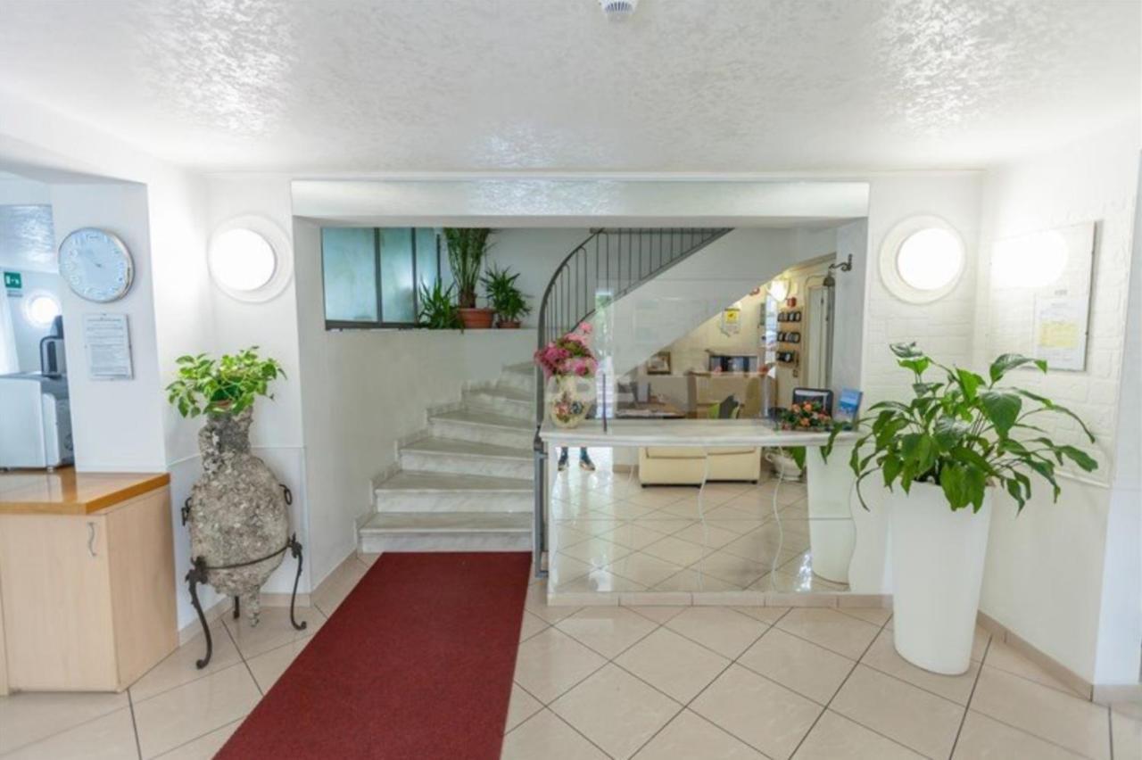 Hotel Azzurro Cattolica Dış mekan fotoğraf