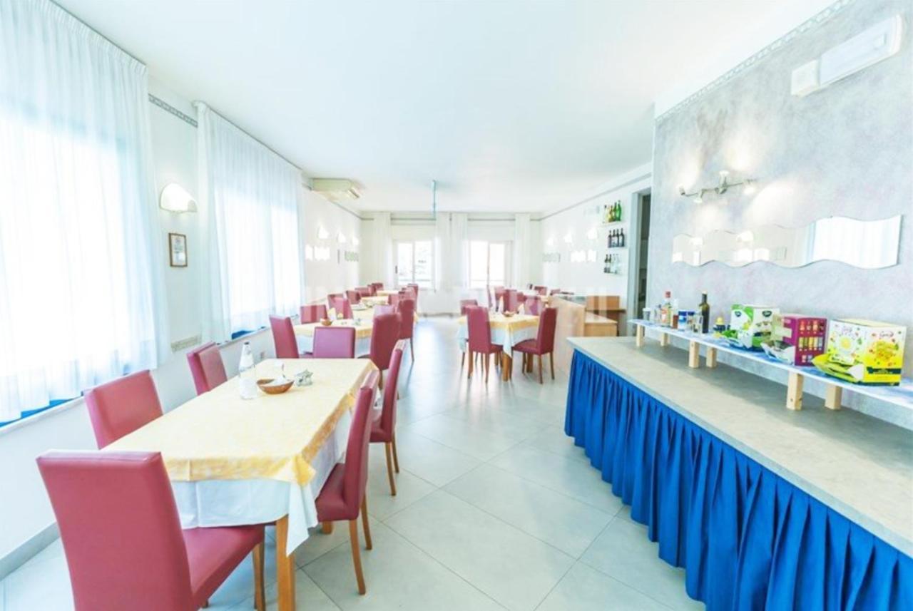 Hotel Azzurro Cattolica Dış mekan fotoğraf