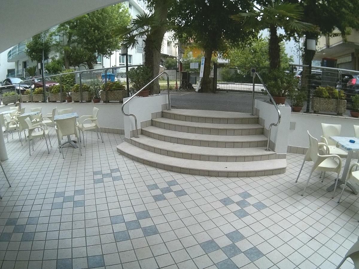 Hotel Azzurro Cattolica Dış mekan fotoğraf