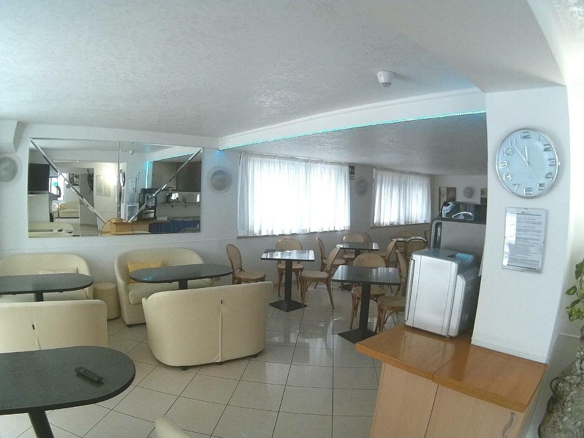 Hotel Azzurro Cattolica Dış mekan fotoğraf